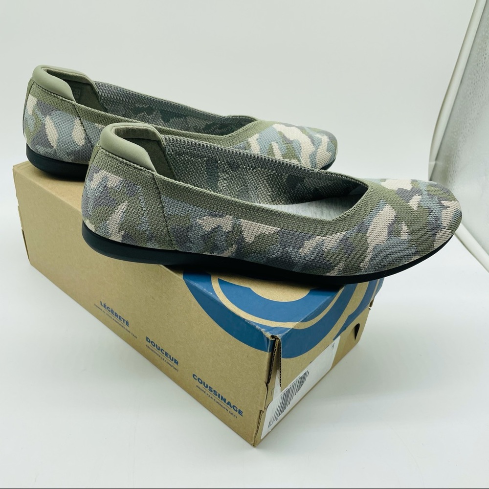 Women's Camo Slip-On Ballet Flats - Olive